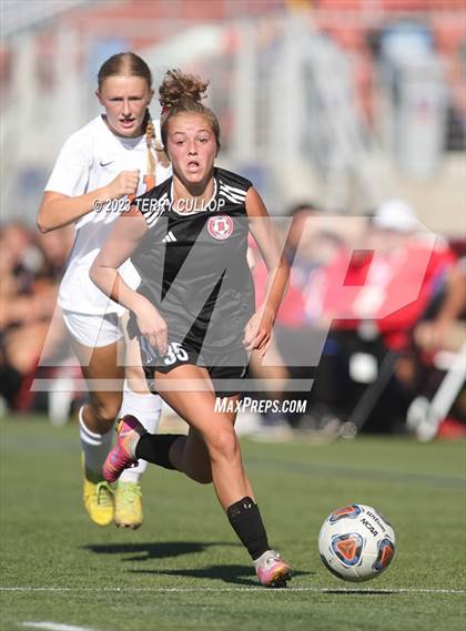 Thumbnail 1 in Brighton vs. Bountiful (UHSAA 5A Semifinal) photogallery.