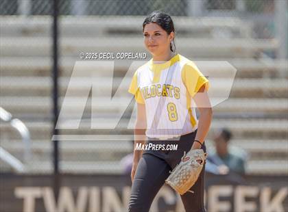 Thumbnail 1 in Richmond Hill vs Sequoyah (GHSA State Championship Semi-Final) photogallery.