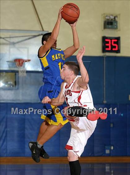 Thumbnail 3 in Maxwell vs. Winters (Pierce Tournament) photogallery.
