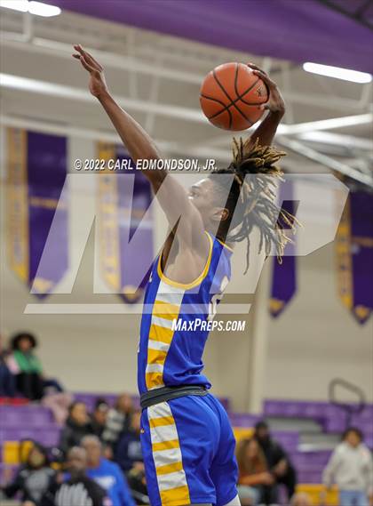 Thumbnail 3 in McAdory vs. Clarksville Academy photogallery.