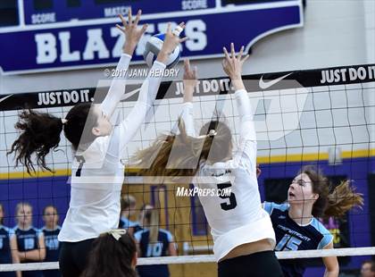 Thumbnail 2 in Archbishop Mitty vs. Marymount (Durango Fall Classic) photogallery.
