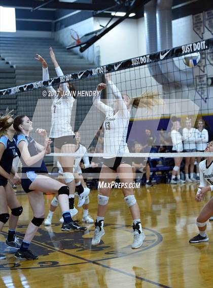 Thumbnail 3 in Archbishop Mitty vs. Marymount (Durango Fall Classic) photogallery.