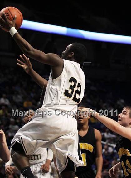 Thumbnail 3 in Sts. Neumann & Goretti vs. Montour (PIAA Class AAA Final) photogallery.