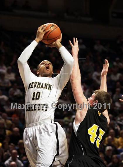 Thumbnail 3 in Sts. Neumann & Goretti vs. Montour (PIAA Class AAA Final) photogallery.