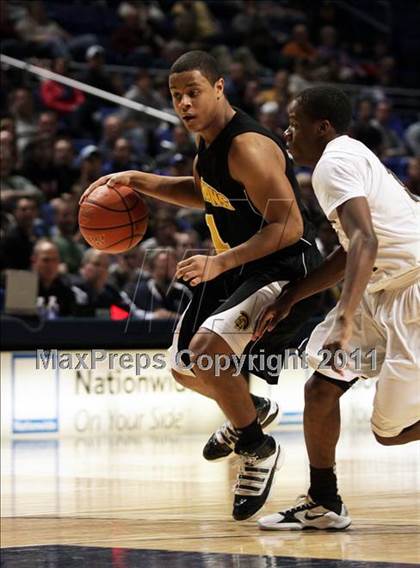 Thumbnail 2 in Sts. Neumann & Goretti vs. Montour (PIAA Class AAA Final) photogallery.