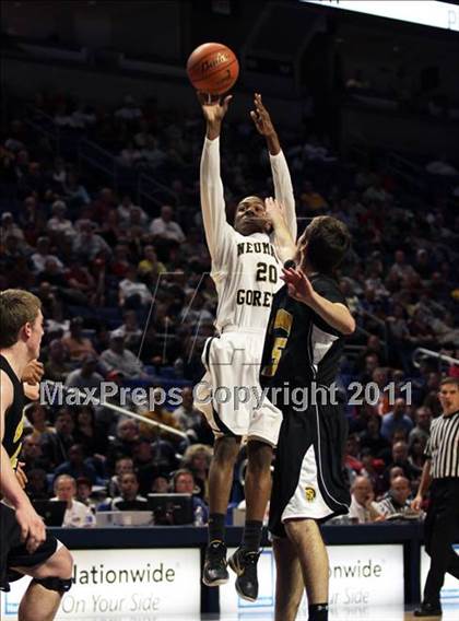 Thumbnail 2 in Sts. Neumann & Goretti vs. Montour (PIAA Class AAA Final) photogallery.