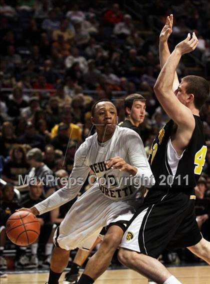 Thumbnail 1 in Sts. Neumann & Goretti vs. Montour (PIAA Class AAA Final) photogallery.