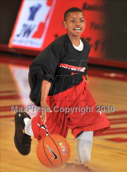 Thumbnail 1 in Bishop Gorman @ Mater Dei (Nike Extravaganza) photogallery.