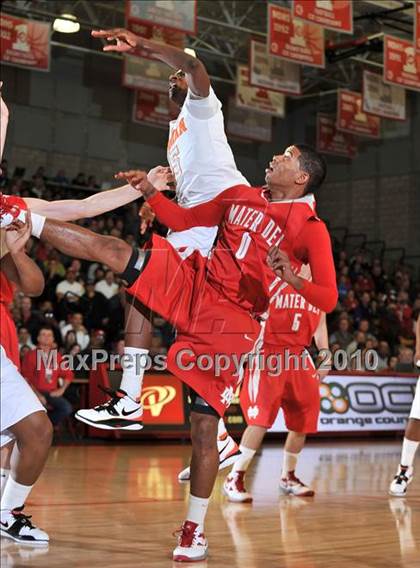 Thumbnail 2 in Bishop Gorman @ Mater Dei (Nike Extravaganza) photogallery.