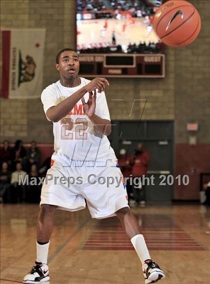 Thumbnail 3 in Bishop Gorman @ Mater Dei (Nike Extravaganza) photogallery.