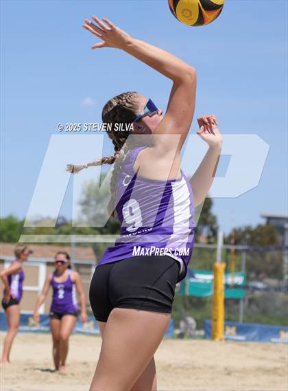 Thumbnail 3 in Carlsbad vs. San Marcos (CIF SDS Division 1 Final) photogallery.