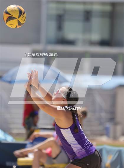 Thumbnail 3 in Carlsbad vs. San Marcos (CIF SDS Division 1 Final) photogallery.