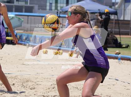 Thumbnail 3 in Carlsbad vs. San Marcos (CIF SDS Division 1 Final) photogallery.