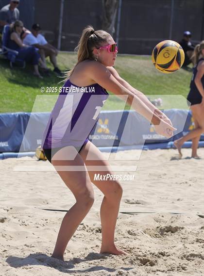 Thumbnail 3 in Carlsbad vs. San Marcos (CIF SDS Division 1 Final) photogallery.