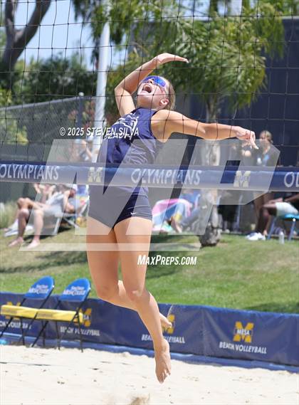 Thumbnail 3 in Carlsbad vs. San Marcos (CIF SDS Division 1 Final) photogallery.