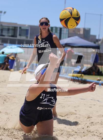 Thumbnail 2 in Carlsbad vs. San Marcos (CIF SDS Division 1 Final) photogallery.