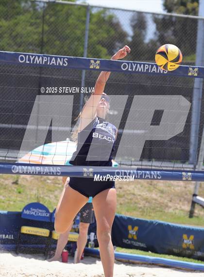 Thumbnail 3 in Carlsbad vs. San Marcos (CIF SDS Division 1 Final) photogallery.