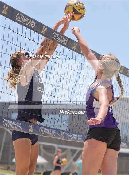 Thumbnail 3 in Carlsbad vs. San Marcos (CIF SDS Division 1 Final) photogallery.