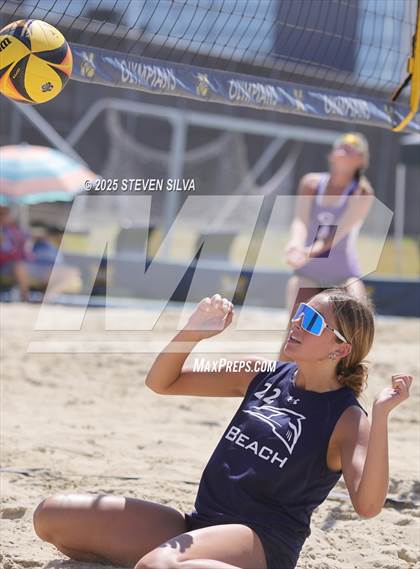 Thumbnail 3 in Carlsbad vs. San Marcos (CIF SDS Division 1 Final) photogallery.