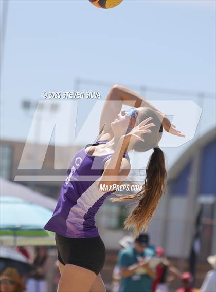 Thumbnail 2 in Carlsbad vs. San Marcos (CIF SDS Division 1 Final) photogallery.