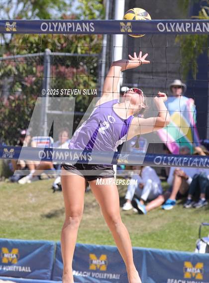 Thumbnail 2 in Carlsbad vs. San Marcos (CIF SDS Division 1 Final) photogallery.