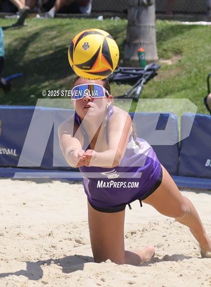 Thumbnail 3 in Carlsbad vs. San Marcos (CIF SDS Division 1 Final) photogallery.