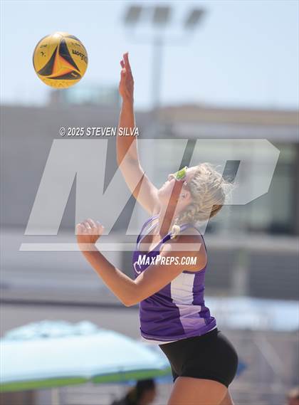 Thumbnail 3 in Carlsbad vs. San Marcos (CIF SDS Division 1 Final) photogallery.