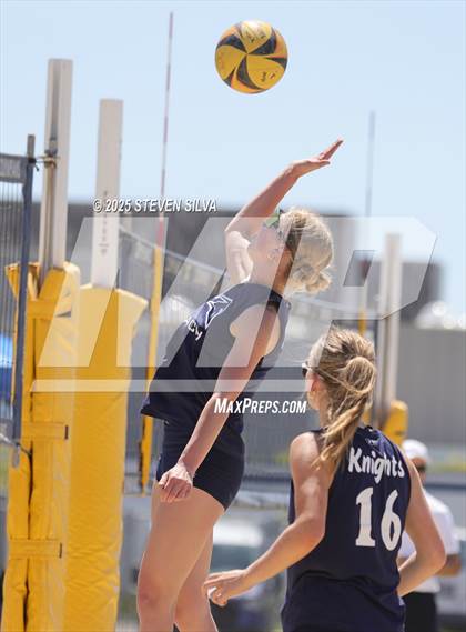 Thumbnail 2 in Carlsbad vs. San Marcos (CIF SDS Division 1 Final) photogallery.