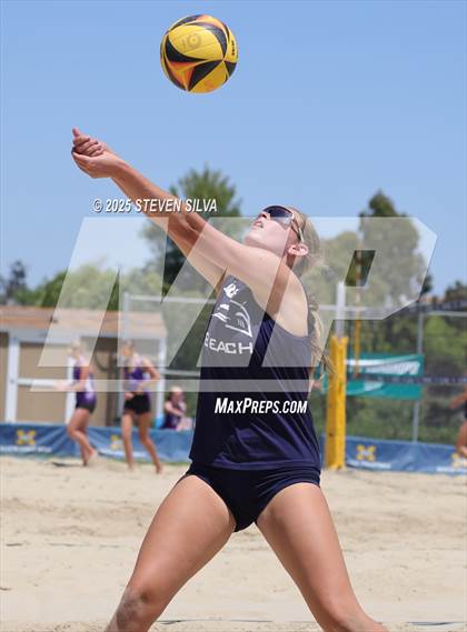 Thumbnail 2 in Carlsbad vs. San Marcos (CIF SDS Division 1 Final) photogallery.
