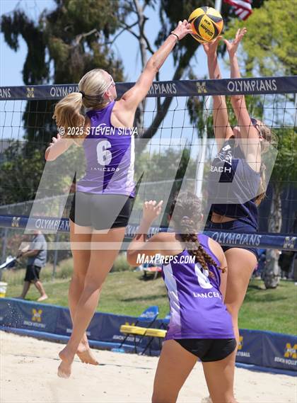 Thumbnail 3 in Carlsbad vs. San Marcos (CIF SDS Division 1 Final) photogallery.