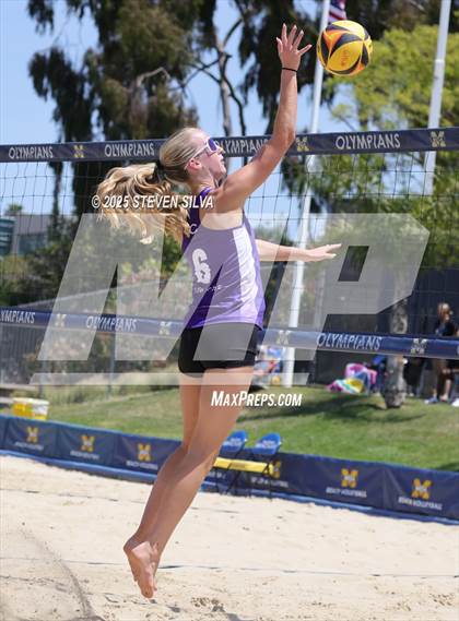 Thumbnail 1 in Carlsbad vs. San Marcos (CIF SDS Division 1 Final) photogallery.