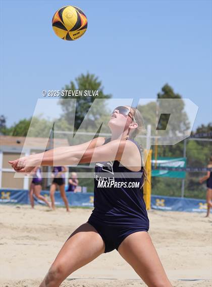 Thumbnail 1 in Carlsbad vs. San Marcos (CIF SDS Division 1 Final) photogallery.