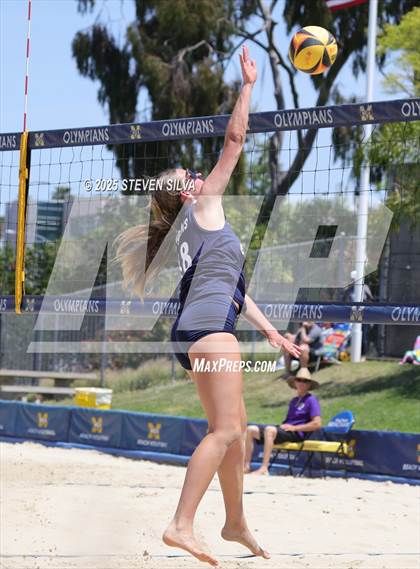 Thumbnail 2 in Carlsbad vs. San Marcos (CIF SDS Division 1 Final) photogallery.
