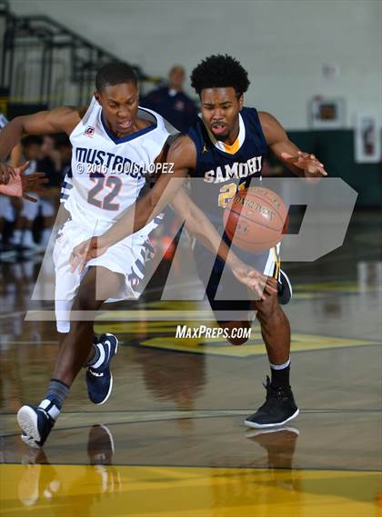 Thumbnail 3 in Santa Monica vs. Roosevelt (The Classic at Damien) photogallery.