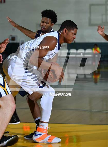 Thumbnail 2 in Santa Monica vs. Roosevelt (The Classic at Damien) photogallery.