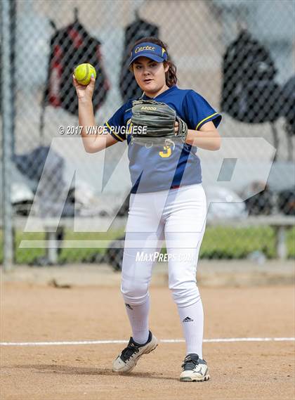 Thumbnail 2 in Carter @ Glendale (CIF SS Wildcard) photogallery.