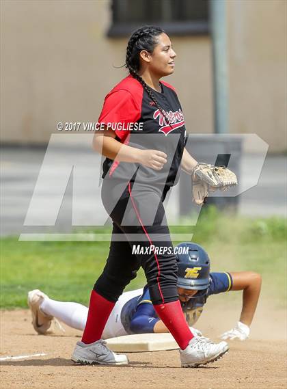 Thumbnail 2 in Carter @ Glendale (CIF SS Wildcard) photogallery.