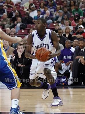 Thumbnail 2 in Santa Margarita vs. Sacramento (CIF State D3 Final) photogallery.