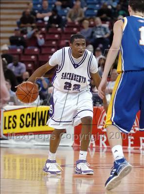 Thumbnail 2 in Santa Margarita vs. Sacramento (CIF State D3 Final) photogallery.