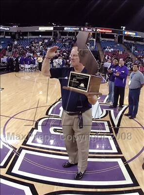 Thumbnail 3 in Santa Margarita vs. Sacramento (CIF State D3 Final) photogallery.