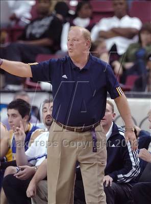 Thumbnail 3 in Santa Margarita vs. Sacramento (CIF State D3 Final) photogallery.