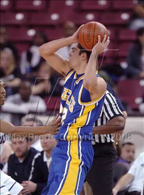 Thumbnail 3 in Santa Margarita vs. Sacramento (CIF State D3 Final) photogallery.