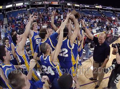 Thumbnail 2 in Santa Margarita vs. Sacramento (CIF State D3 Final) photogallery.