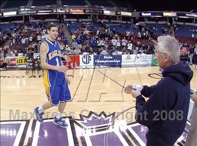 Thumbnail 3 in Santa Margarita vs. Sacramento (CIF State D3 Final) photogallery.