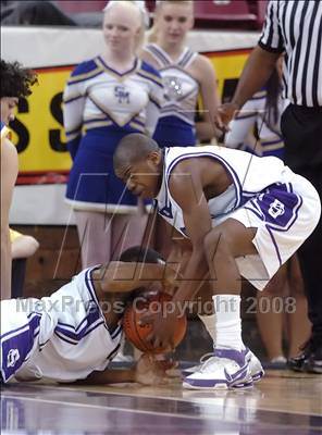 Thumbnail 3 in Santa Margarita vs. Sacramento (CIF State D3 Final) photogallery.