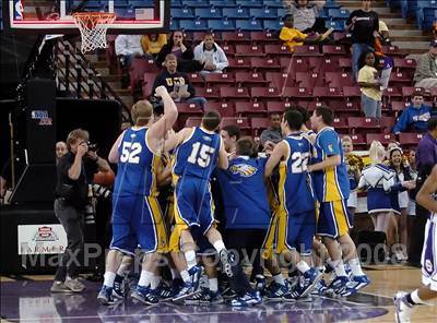 Thumbnail 3 in Santa Margarita vs. Sacramento (CIF State D3 Final) photogallery.