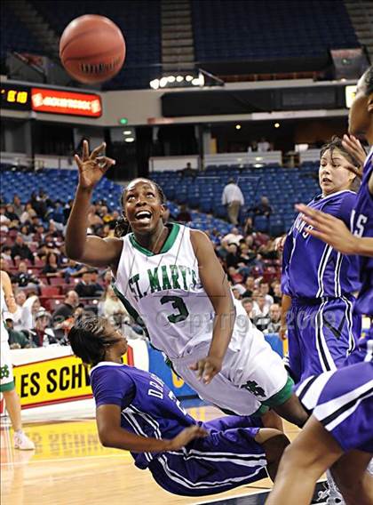 Thumbnail 1 in St. Mary's vs. Sacramento (CIF SJS D3 Final) photogallery.