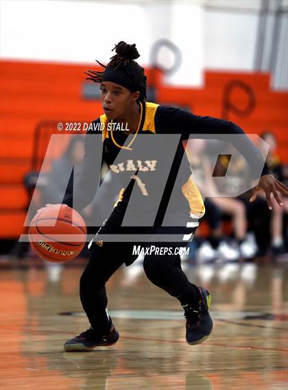 Thumbnail 3 in Sealy vs La Grange (Schulenburg Lady Horn Varsity Tournament) photogallery.