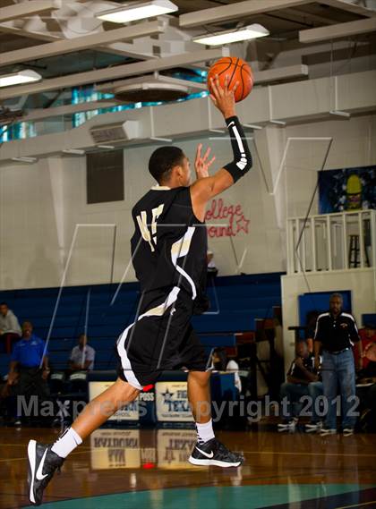 Thumbnail 1 in Galena Park vs Chavez (Houston) (McDonald's Texas Invitational) photogallery.