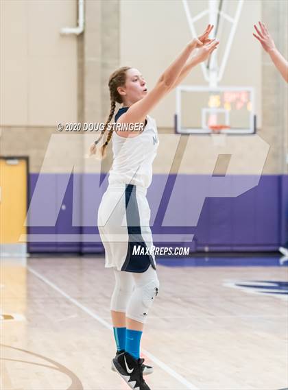 Thumbnail 3 in Aptos vs. Mills (CIF-CCS Division 3 Championship) photogallery.